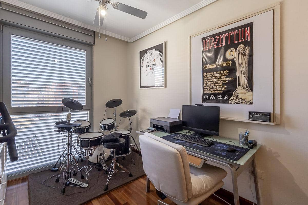 4 soveværelse Lejlighed til salg i Granada by med garage - € 635.000 (Ref: 10009287)