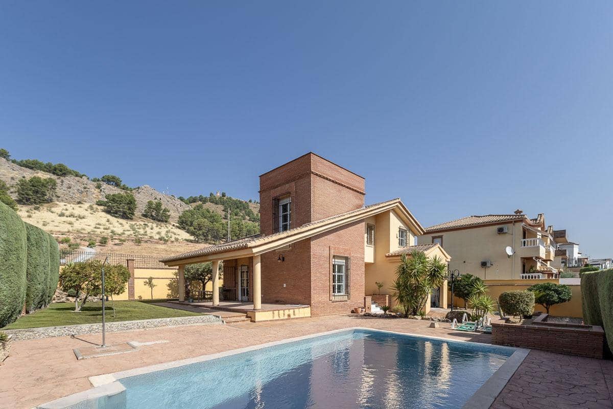 3 bedroom Villa for sale in Albolote with pool garage - € 395,000 (Ref: 10009288)