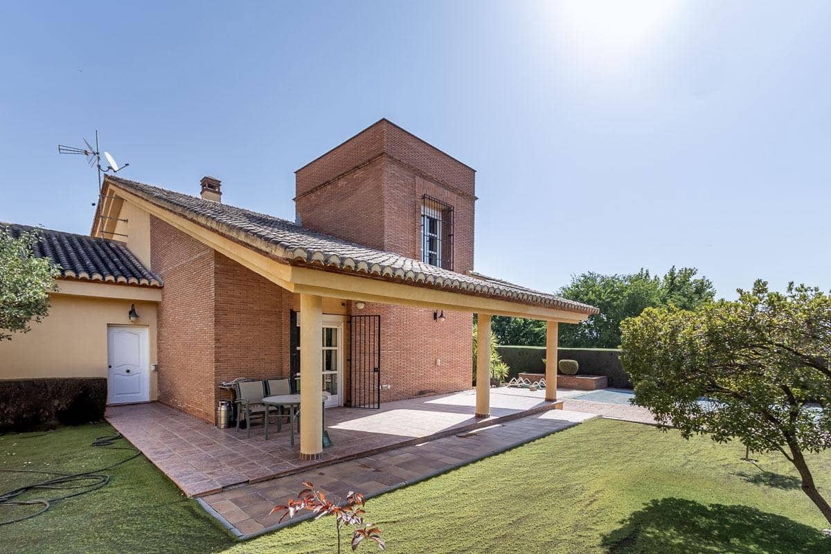 3 bedroom Villa for sale in Albolote with pool garage - € 395,000 (Ref: 10009288)