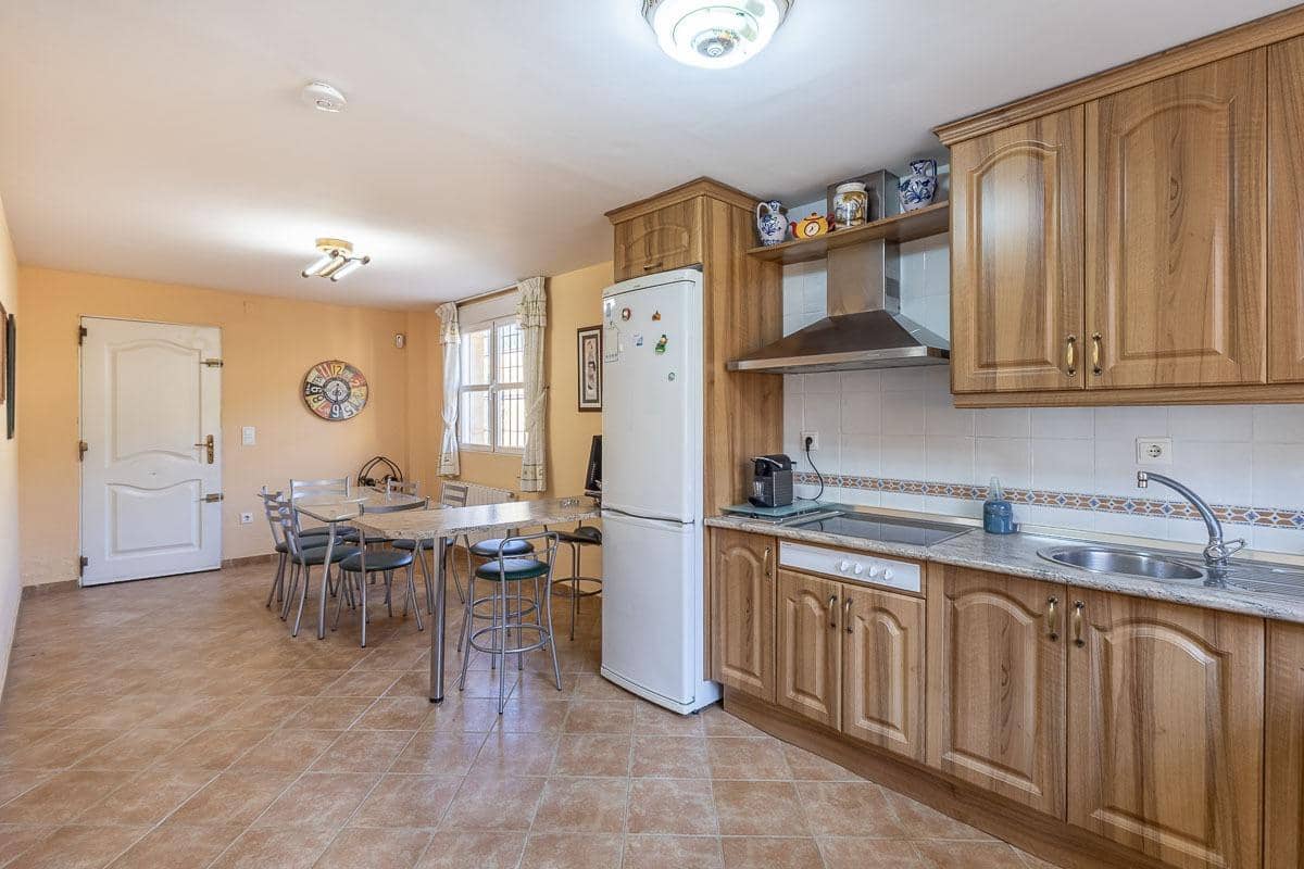 3 bedroom Villa for sale in Albolote with pool garage - € 395,000 (Ref: 10009288)