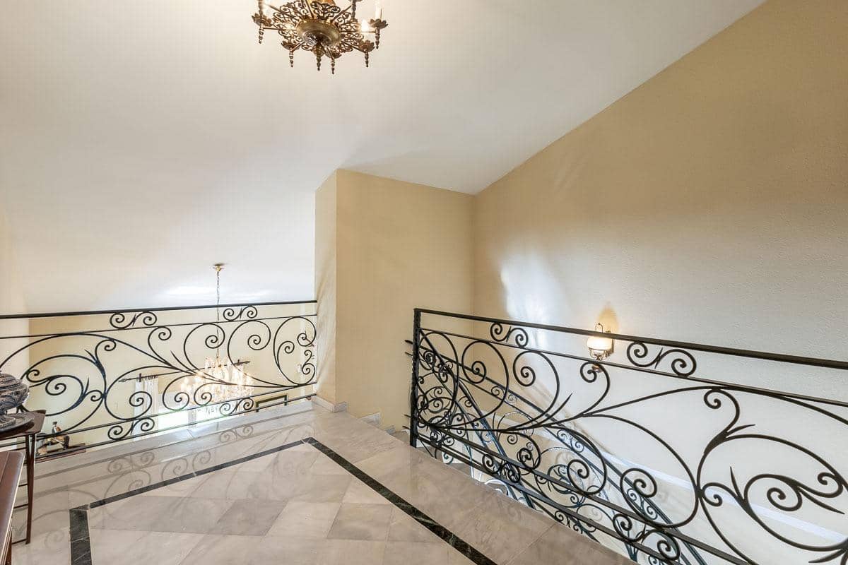 3 bedroom Villa for sale in Albolote with pool garage - € 395,000 (Ref: 10009288)