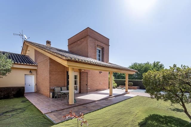 3 bedroom Villa for sale in Albolote with pool garage - € 395,000 (Ref: 10009288)