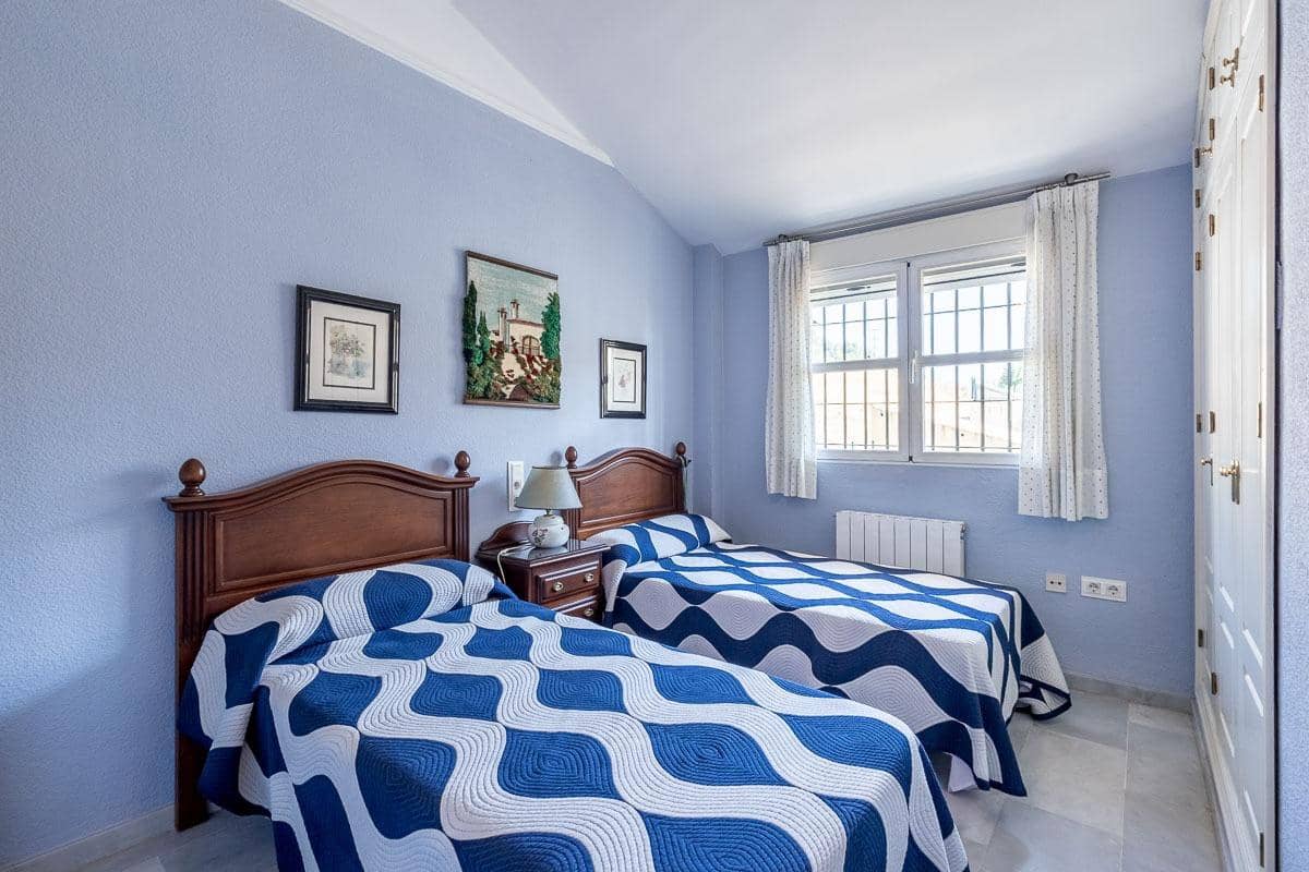 3 bedroom Villa for sale in Albolote with pool garage - € 395,000 (Ref: 10009288)