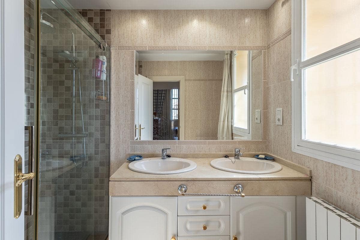 3 bedroom Villa for sale in Albolote with pool garage - € 395,000 (Ref: 10009288)