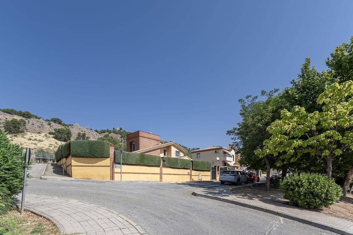 3 bedroom Villa for sale in Albolote with pool garage - € 395,000 (Ref: 10009288)
