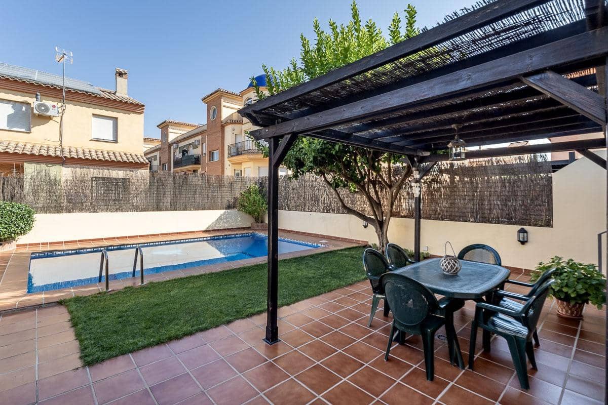 4 bedroom Semi-detached Villa for sale in Las Gabias with pool garage - € 390,000 (Ref: 10011654)