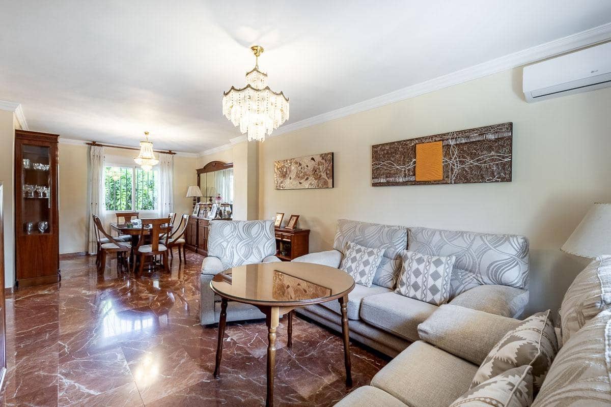 4 bedroom Semi-detached Villa for sale in Las Gabias with pool garage - € 390,000 (Ref: 10011654)