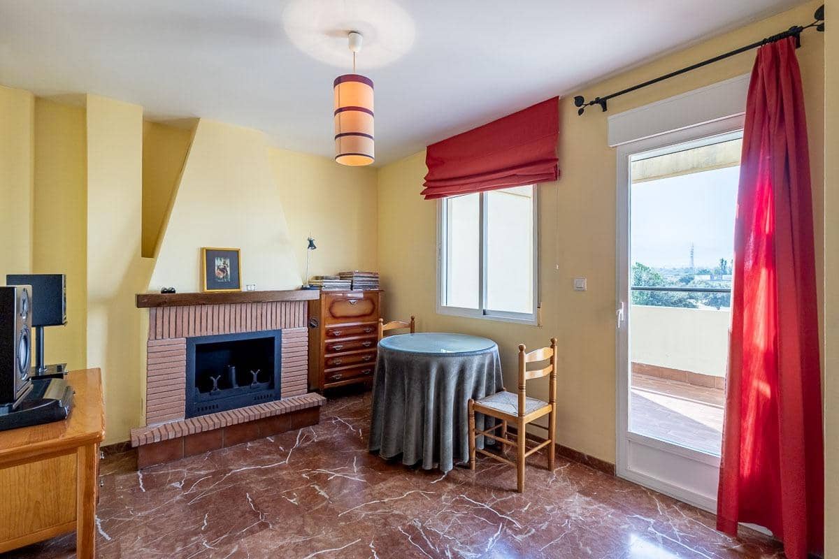4 bedroom Semi-detached Villa for sale in Las Gabias with pool garage - € 390,000 (Ref: 10011654)