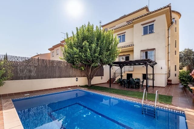 4 bedroom Semi-detached Villa for sale in Las Gabias with pool garage - € 390,000 (Ref: 10011654)