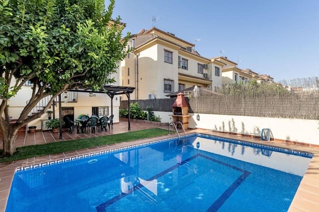 4 bedroom Semi-detached Villa for sale in Las Gabias with pool garage - € 390,000 (Ref: 10011654)