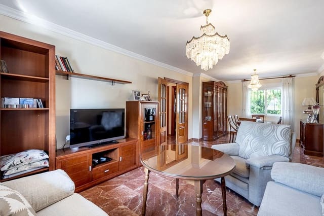 4 bedroom Semi-detached Villa for sale in Las Gabias with pool garage - € 390,000 (Ref: 10011654)