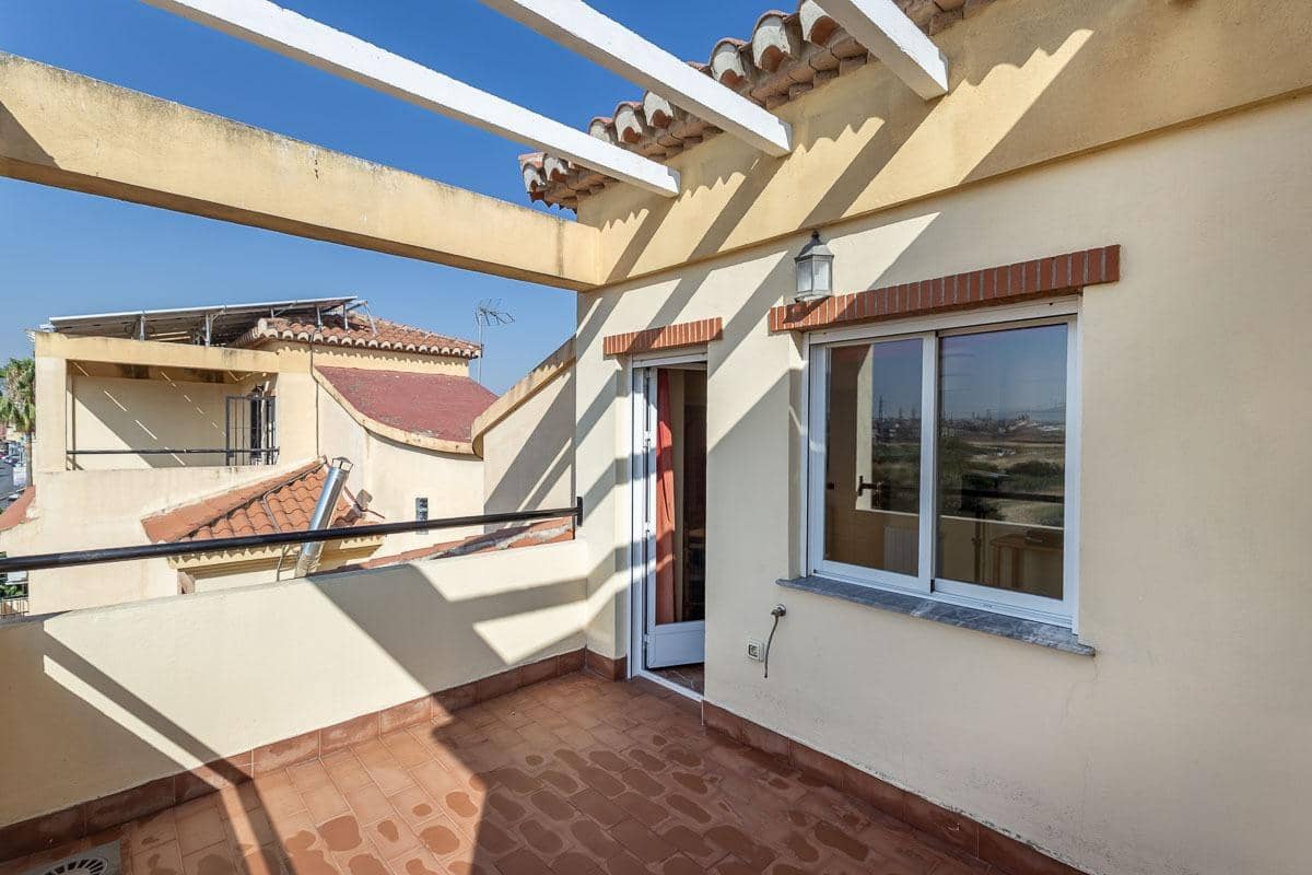 4 bedroom Semi-detached Villa for sale in Las Gabias with pool garage - € 390,000 (Ref: 10011654)