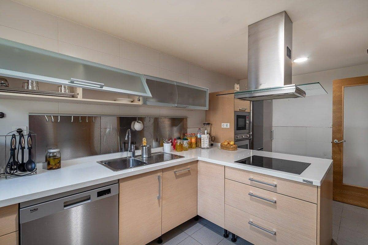 3 soveværelse Byhus til salg i Gojar med swimmingpool garage - € 398.000 (Ref: 10011655)