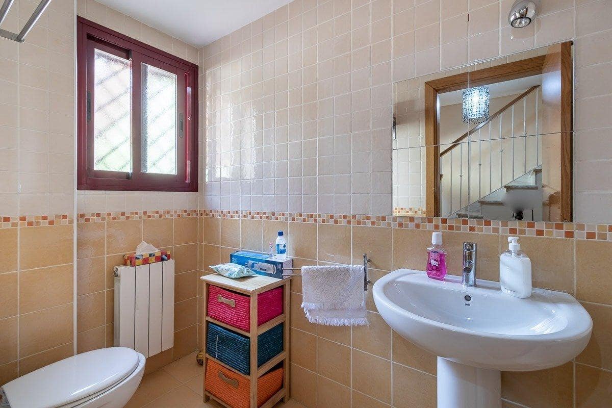 3 soveværelse Byhus til salg i Gojar med swimmingpool garage - € 398.000 (Ref: 10011655)