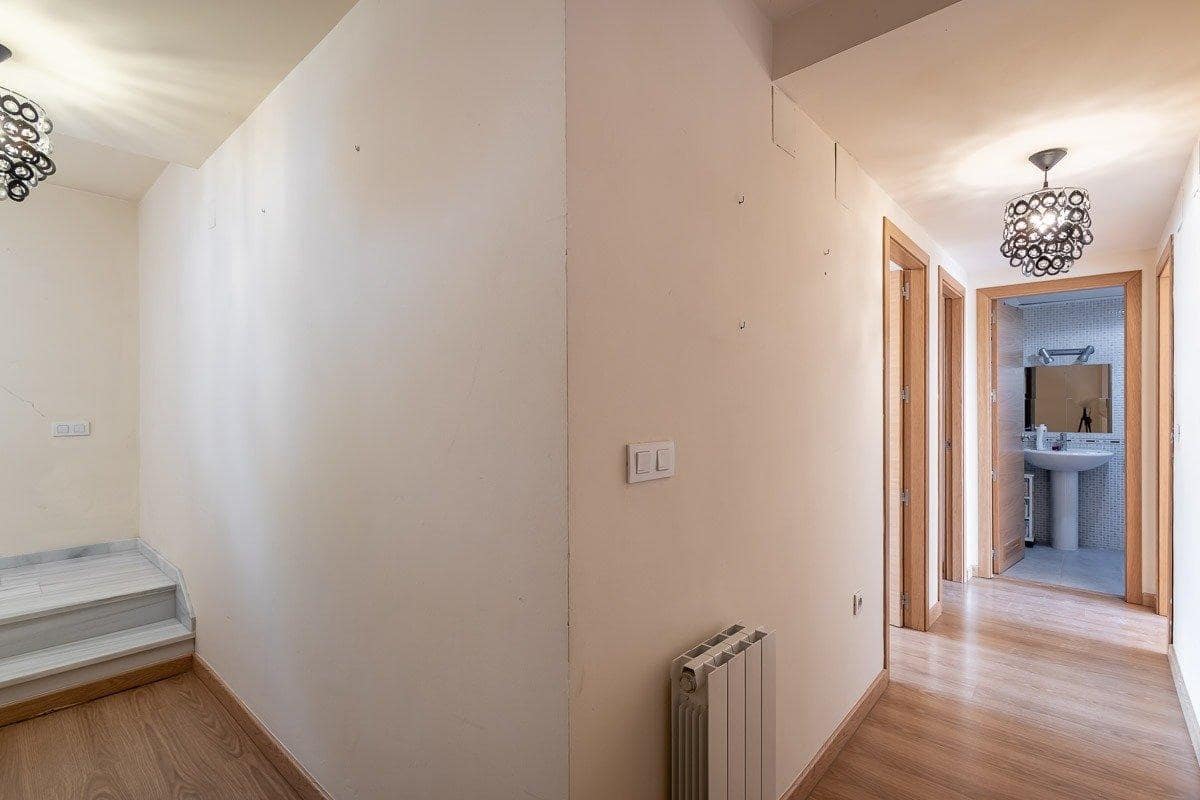 3 soveværelse Byhus til salg i Gojar med swimmingpool garage - € 398.000 (Ref: 10011655)