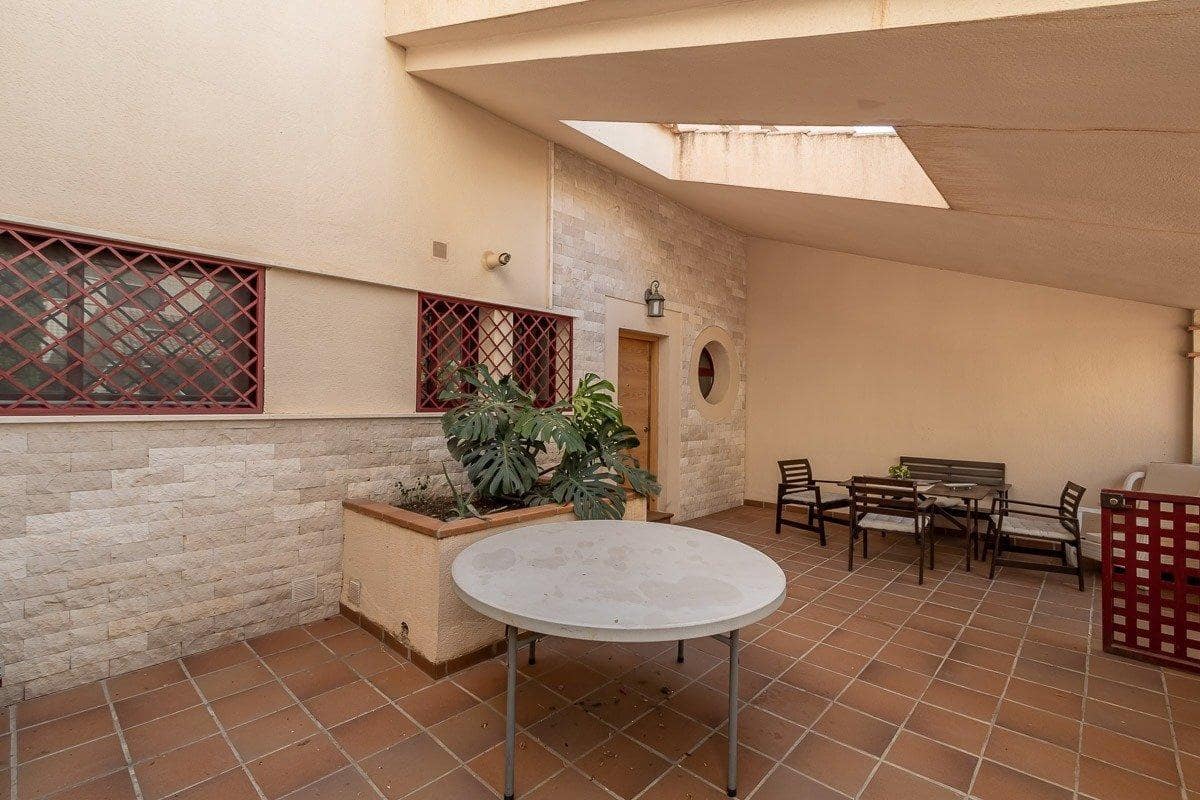 3 soveværelse Byhus til salg i Gojar med swimmingpool garage - € 398.000 (Ref: 10011655)