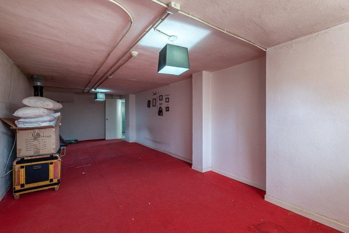 3 soveværelse Byhus til salg i Gojar med swimmingpool garage - € 398.000 (Ref: 10011655)
