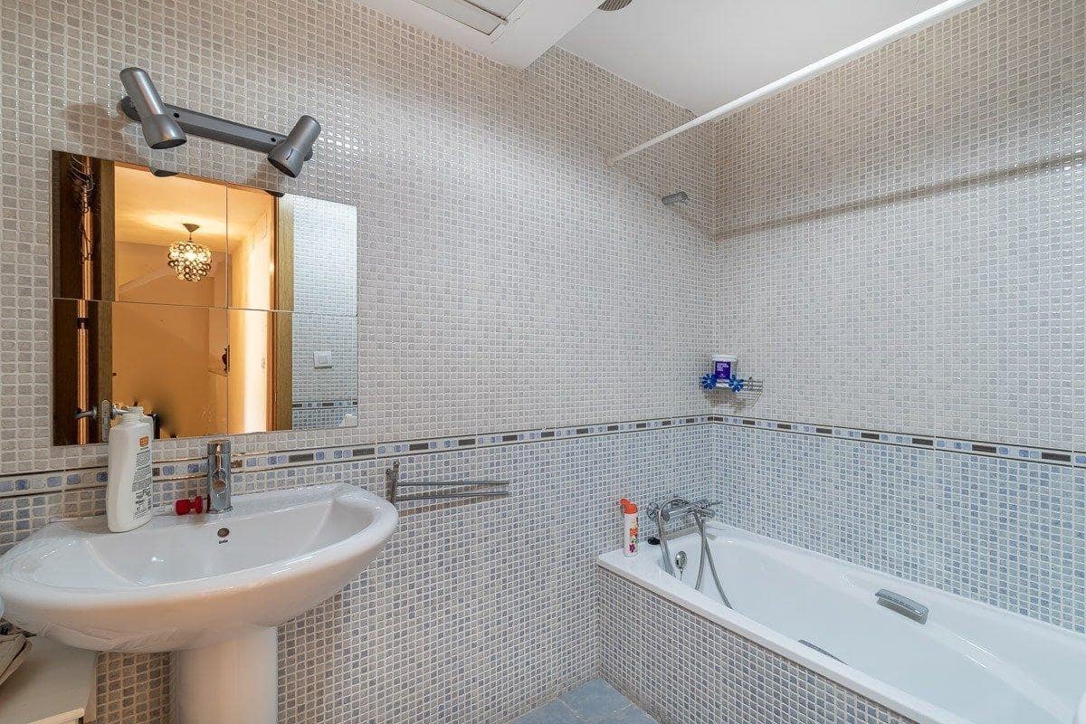 3 soveværelse Byhus til salg i Gojar med swimmingpool garage - € 398.000 (Ref: 10011655)