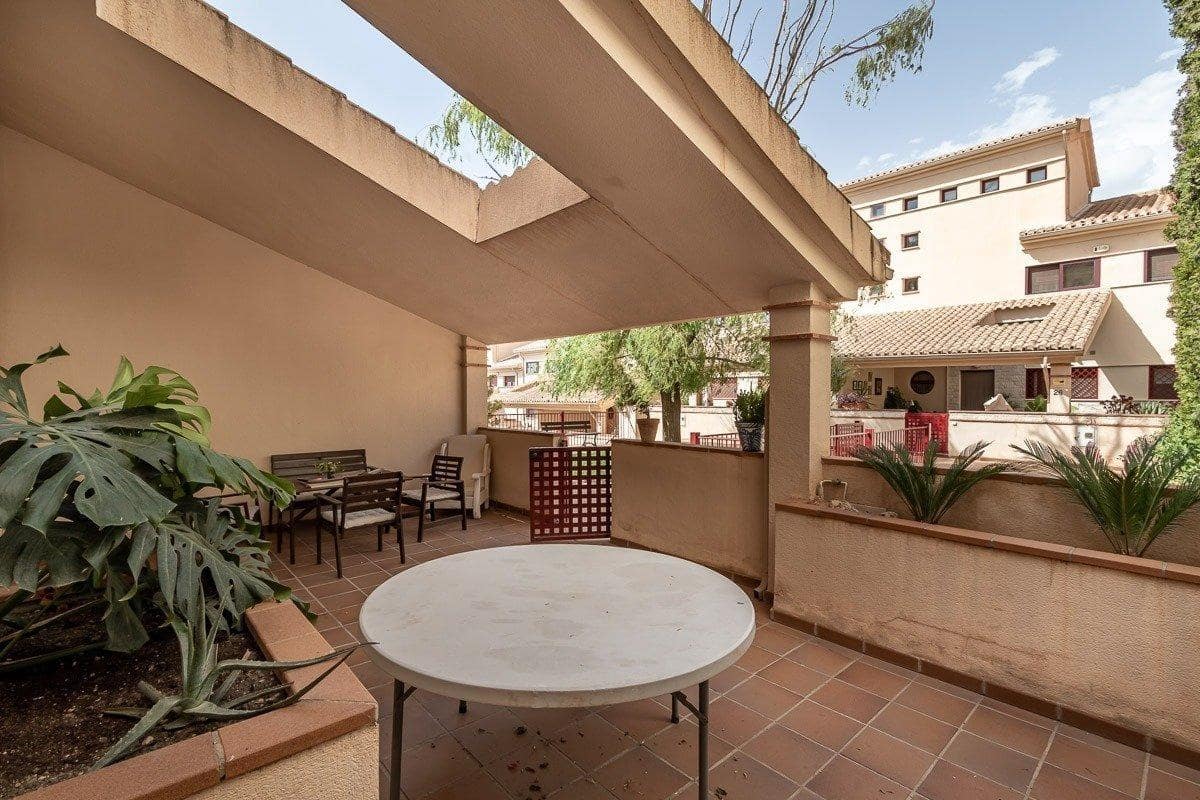 3 soveværelse Byhus til salg i Gojar med swimmingpool garage - € 398.000 (Ref: 10011655)