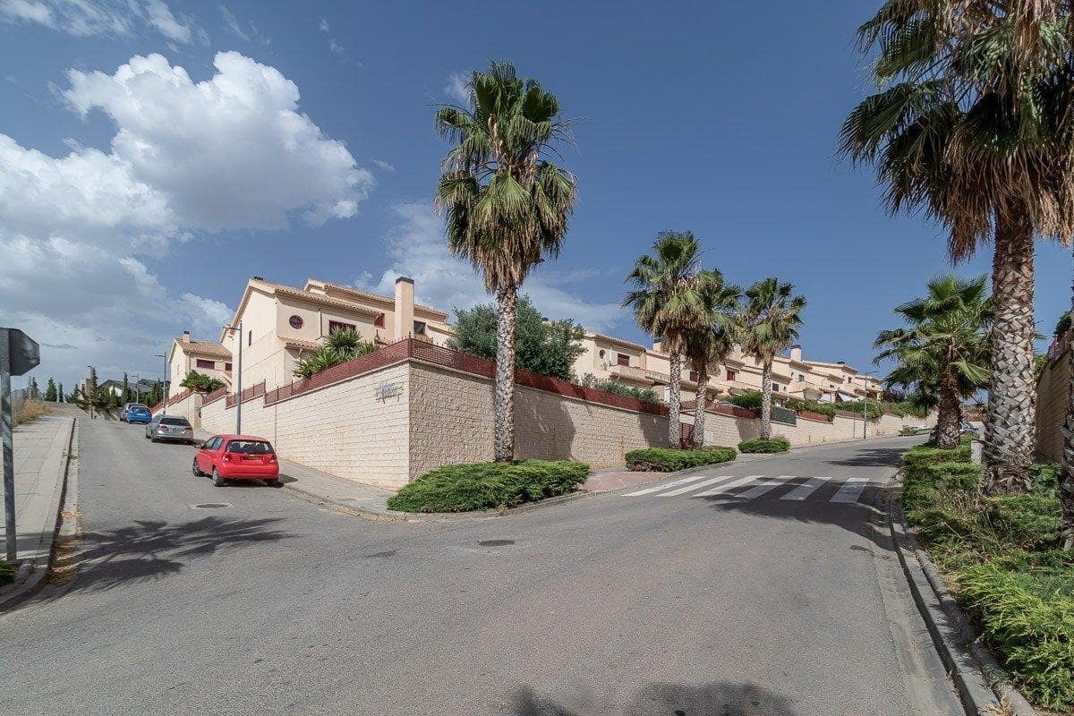 3 soveværelse Byhus til salg i Gojar med swimmingpool garage - € 398.000 (Ref: 10011655)