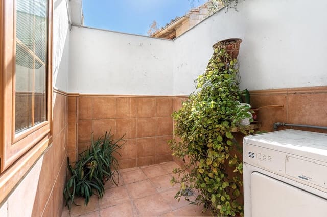 Adosado de 3 habitaciones en Peligros en venta con garaje - 210.000 € (Ref: 10021127)