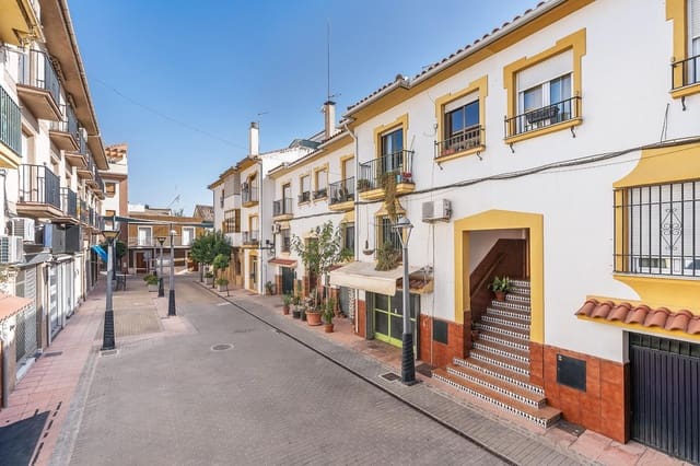 Adosado de 3 habitaciones en Peligros en venta con garaje - 210.000 € (Ref: 10021127)