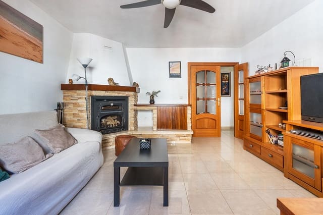 Adosado de 3 habitaciones en Peligros en venta con garaje - 210.000 € (Ref: 10021127)