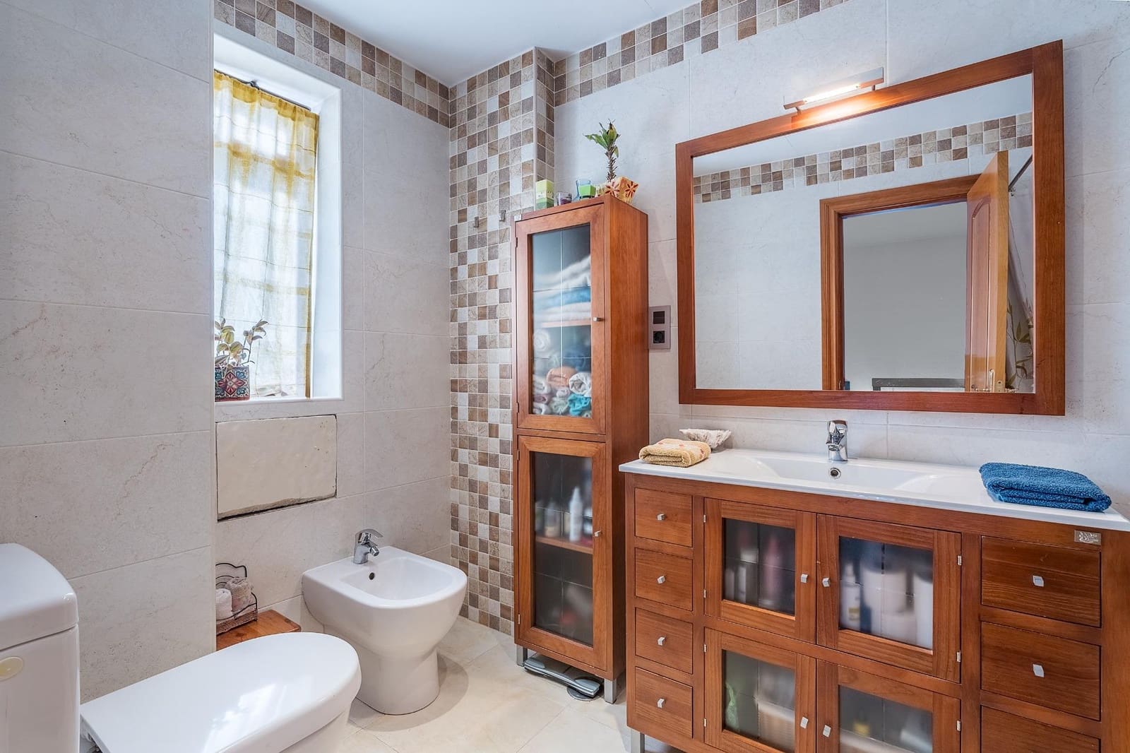 Adosado de 3 habitaciones en Peligros en venta con garaje - 210.000 € (Ref: 10021127)