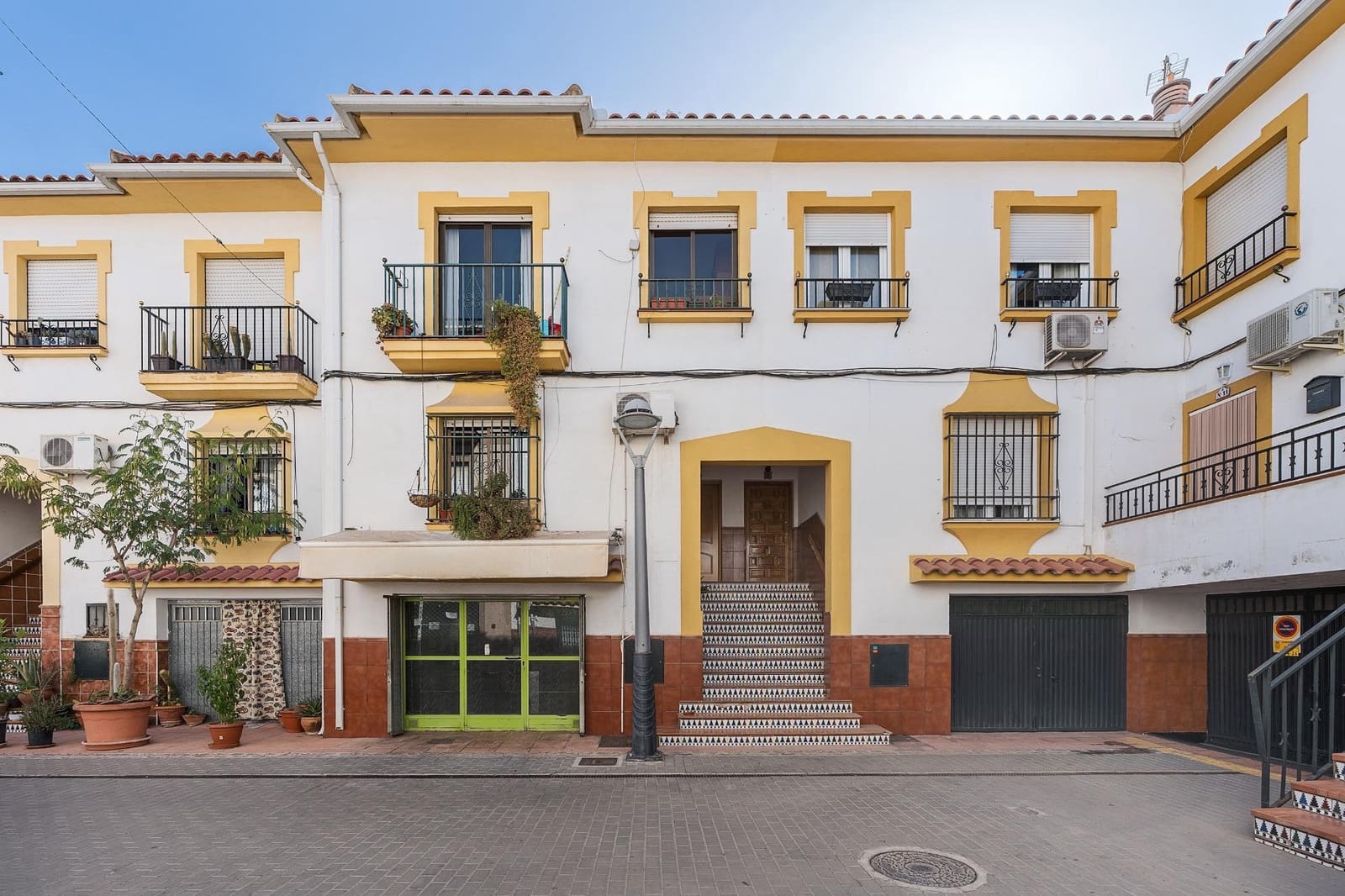 Adosado de 3 habitaciones en Peligros en venta con garaje - 210.000 € (Ref: 10021127)
