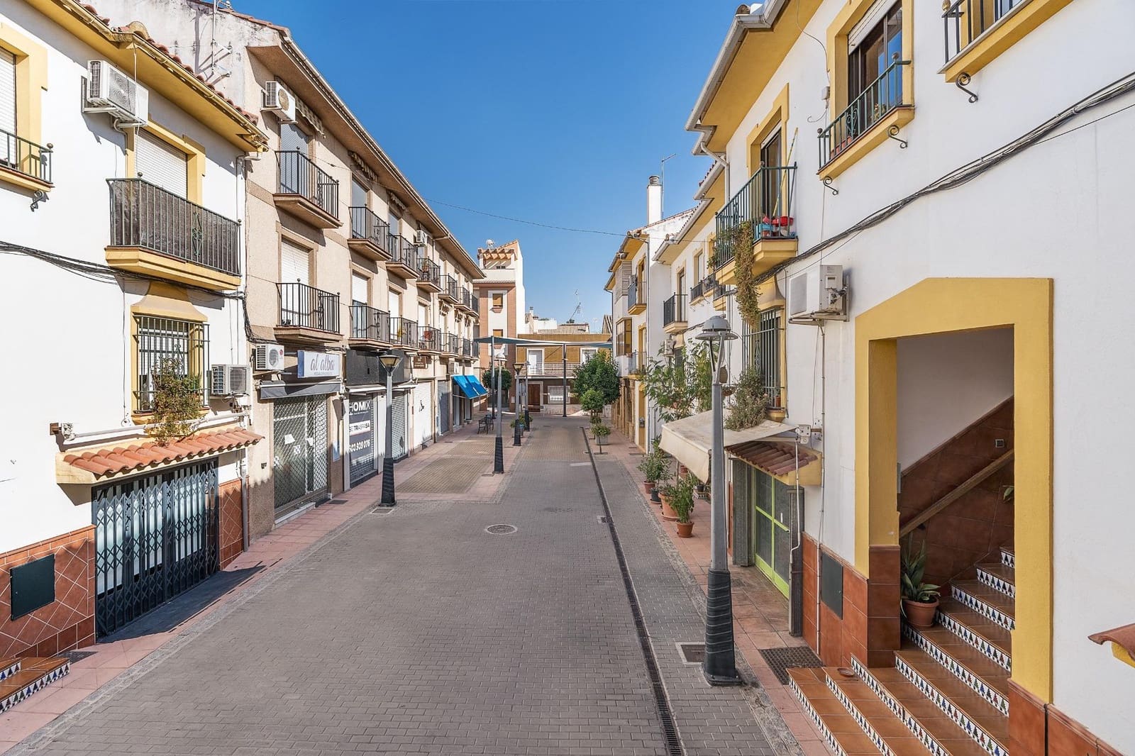 Adosado de 3 habitaciones en Peligros en venta con garaje - 210.000 € (Ref: 10021127)
