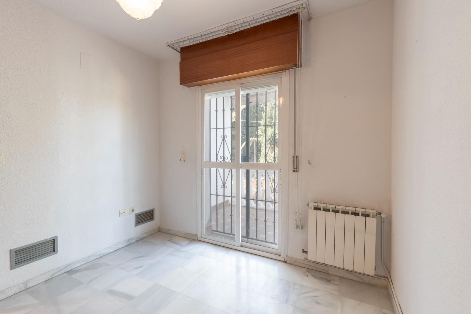 5 Zimmer Doppelhaus zu verkaufen in Granada Stadt mit Pool Garage - 450.000 € (Ref: 10021128)