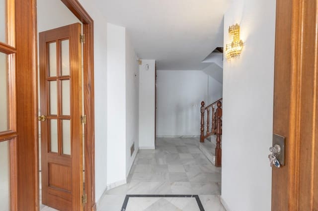 5 Zimmer Doppelhaus zu verkaufen in Granada Stadt mit Pool Garage - 450.000 € (Ref: 10021128)