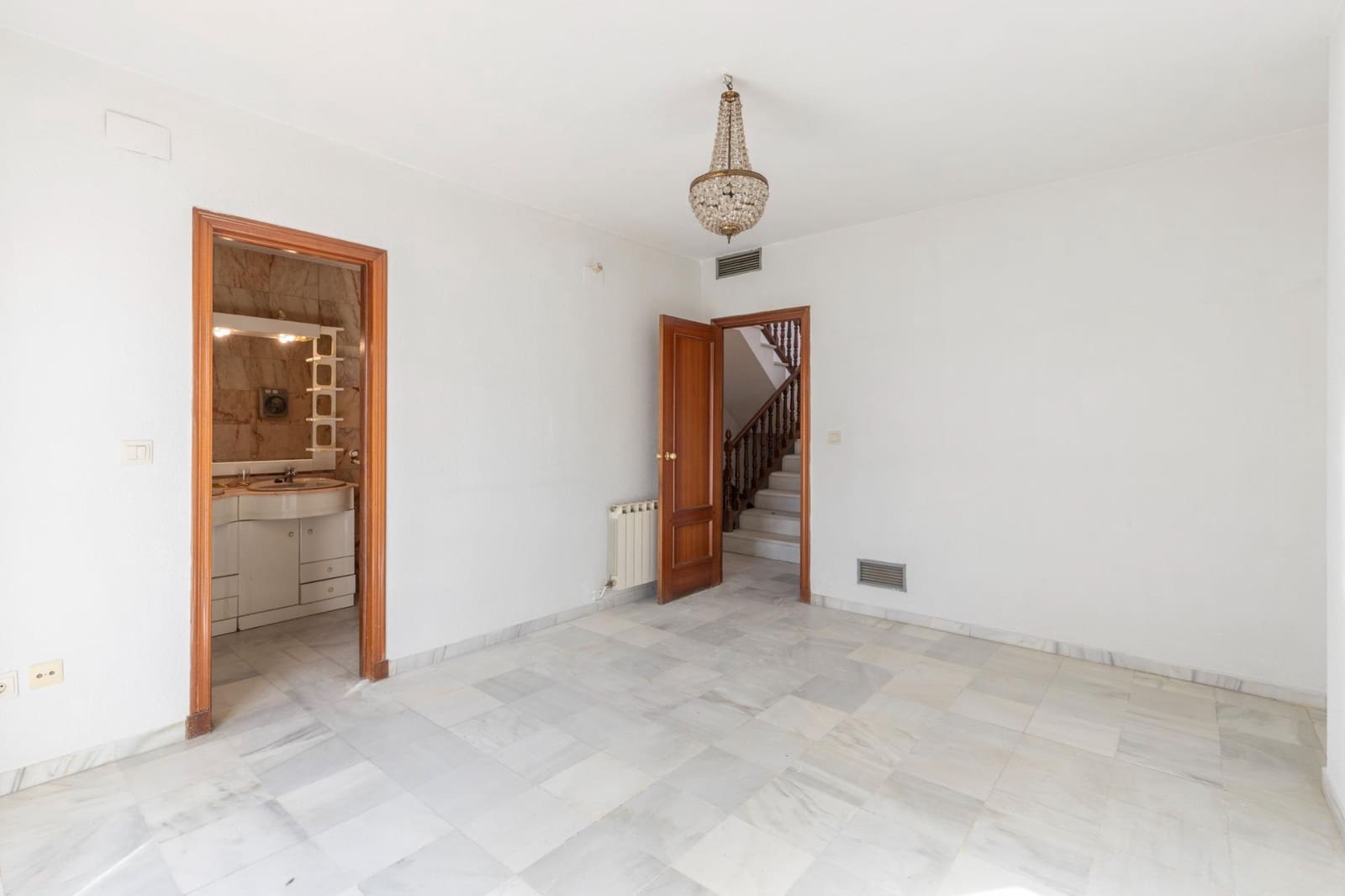 5 Zimmer Doppelhaus zu verkaufen in Granada Stadt mit Pool Garage - 450.000 € (Ref: 10021128)