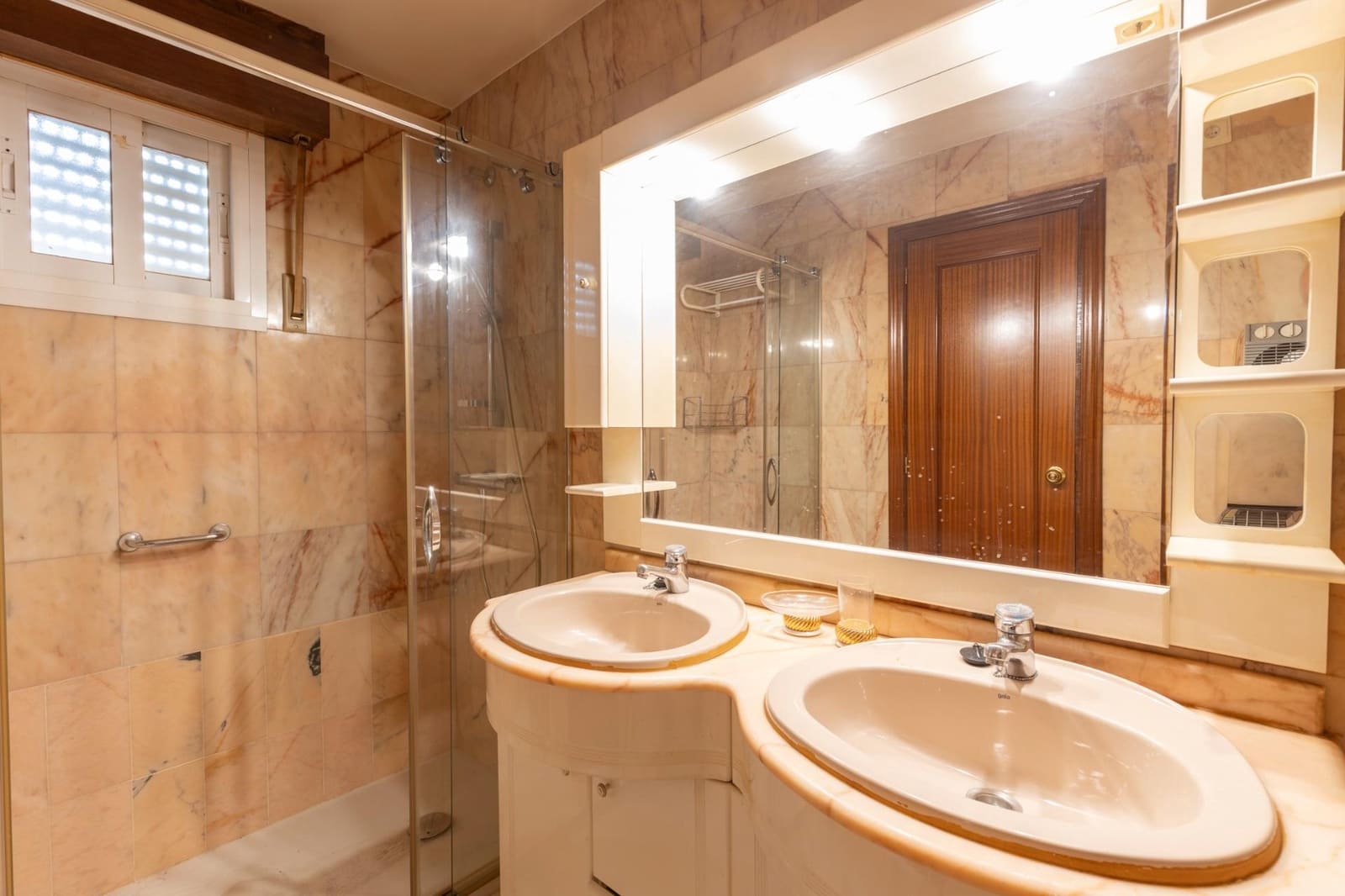 5 Zimmer Doppelhaus zu verkaufen in Granada Stadt mit Pool Garage - 450.000 € (Ref: 10021128)