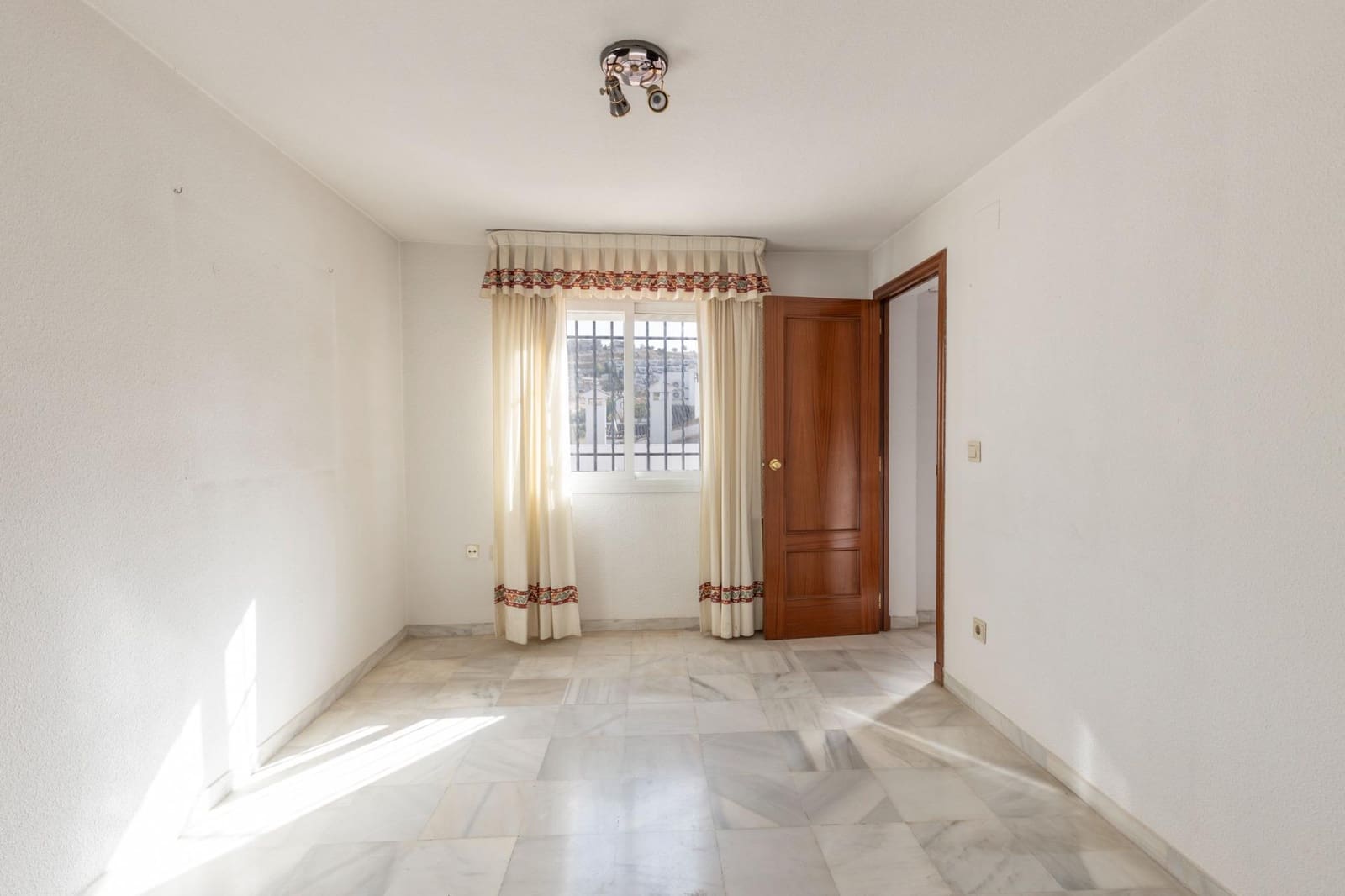 5 Zimmer Doppelhaus zu verkaufen in Granada Stadt mit Pool Garage - 450.000 € (Ref: 10021128)