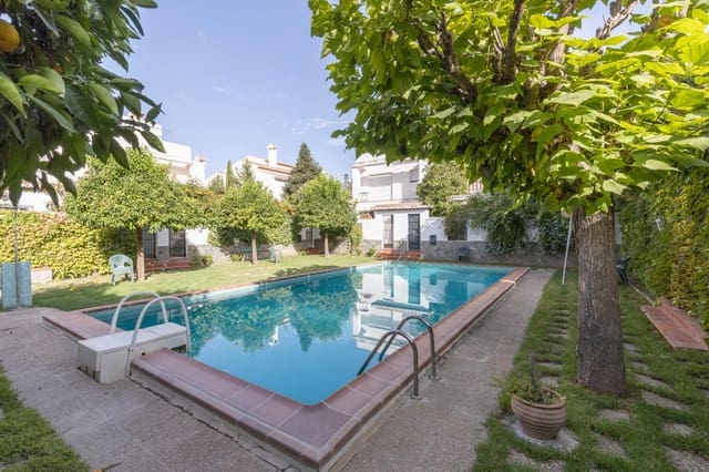 5 Zimmer Doppelhaus zu verkaufen in Granada Stadt mit Pool Garage - 450.000 € (Ref: 10021128)