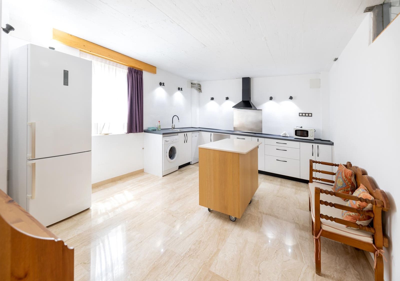 3 bedroom Villa for sale in Granada city with garage - € 470,000 (Ref: 10022740)
