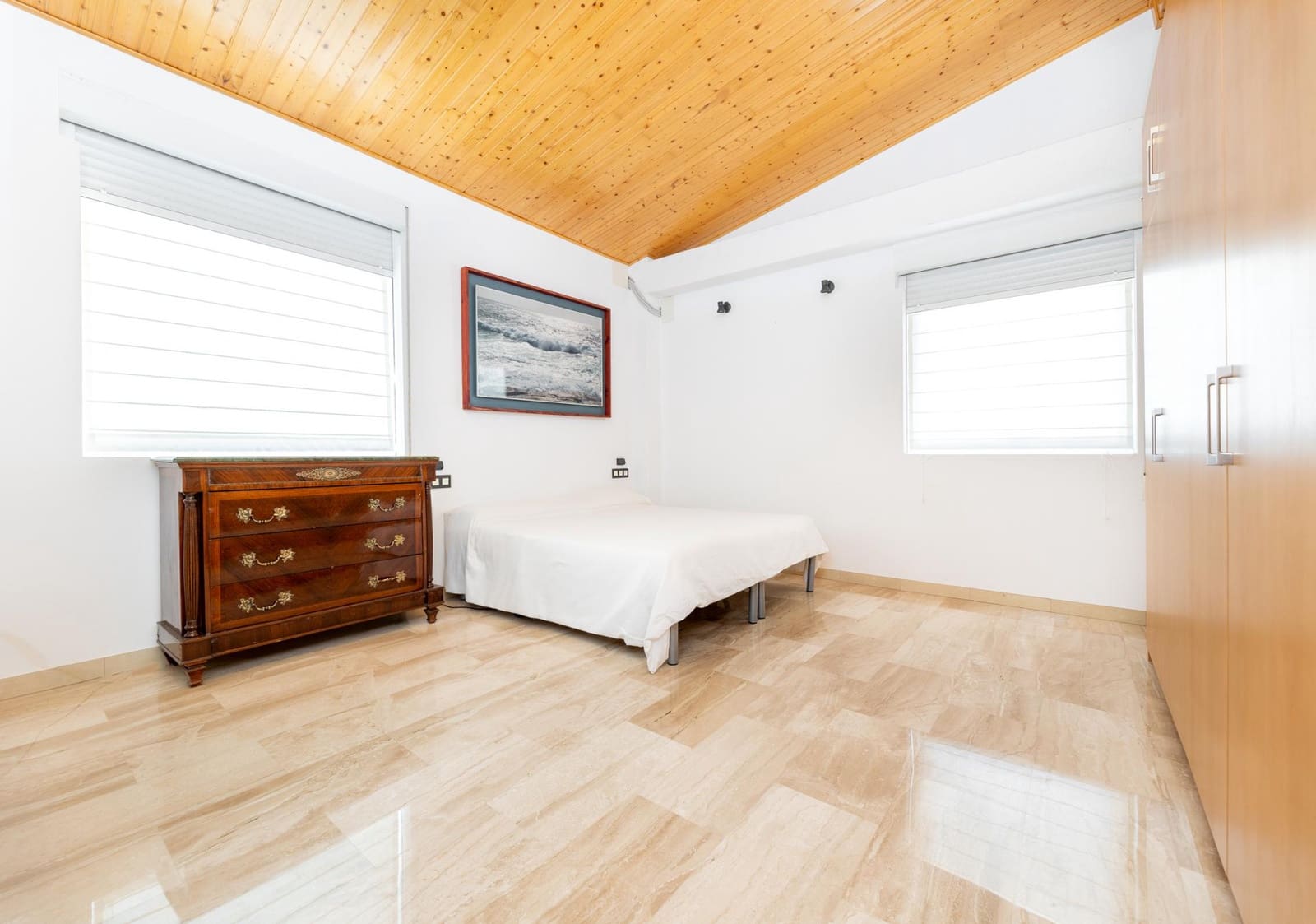 3 bedroom Villa for sale in Granada city with garage - € 470,000 (Ref: 10022740)