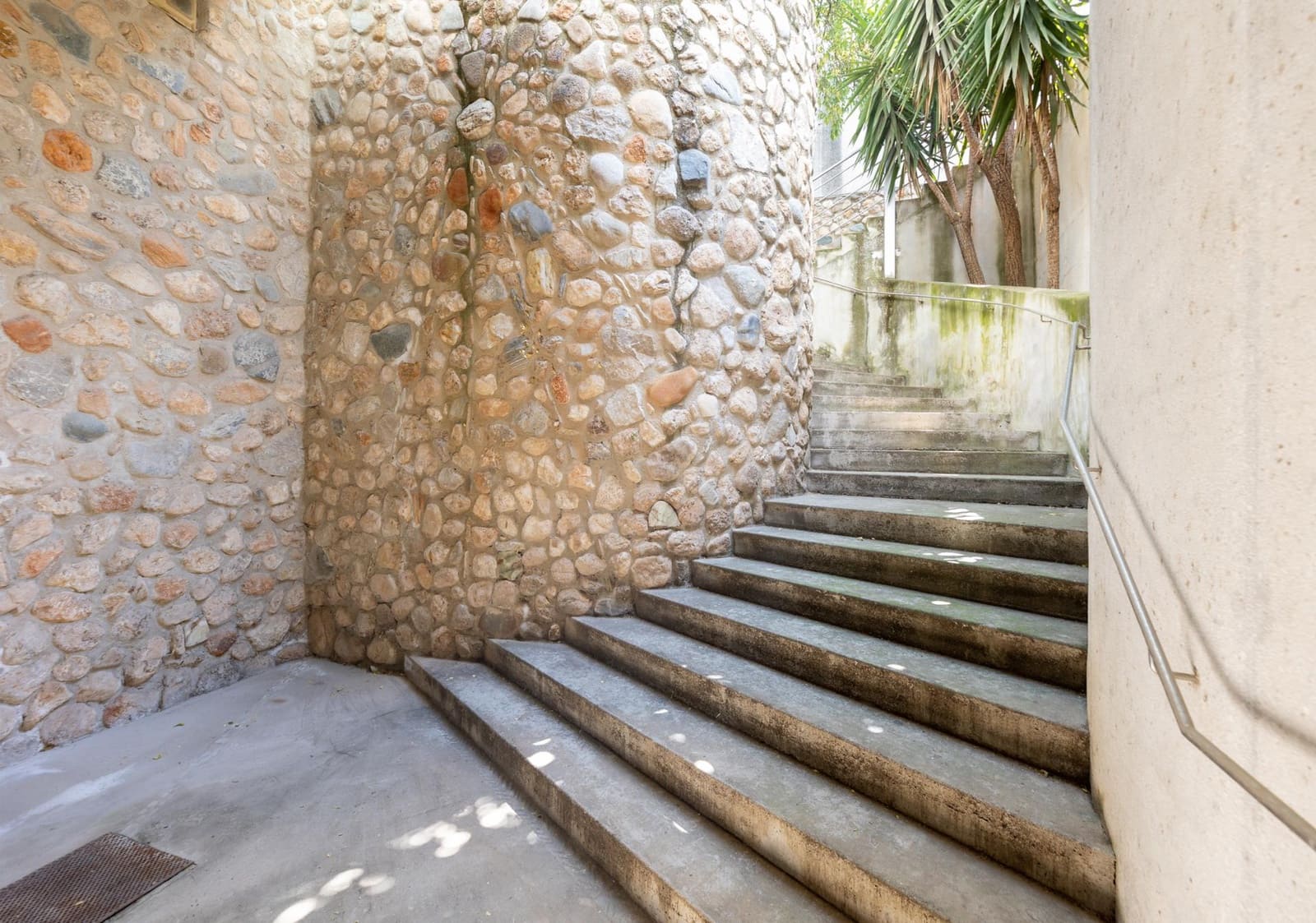 3 bedroom Villa for sale in Granada city with garage - € 470,000 (Ref: 10022740)