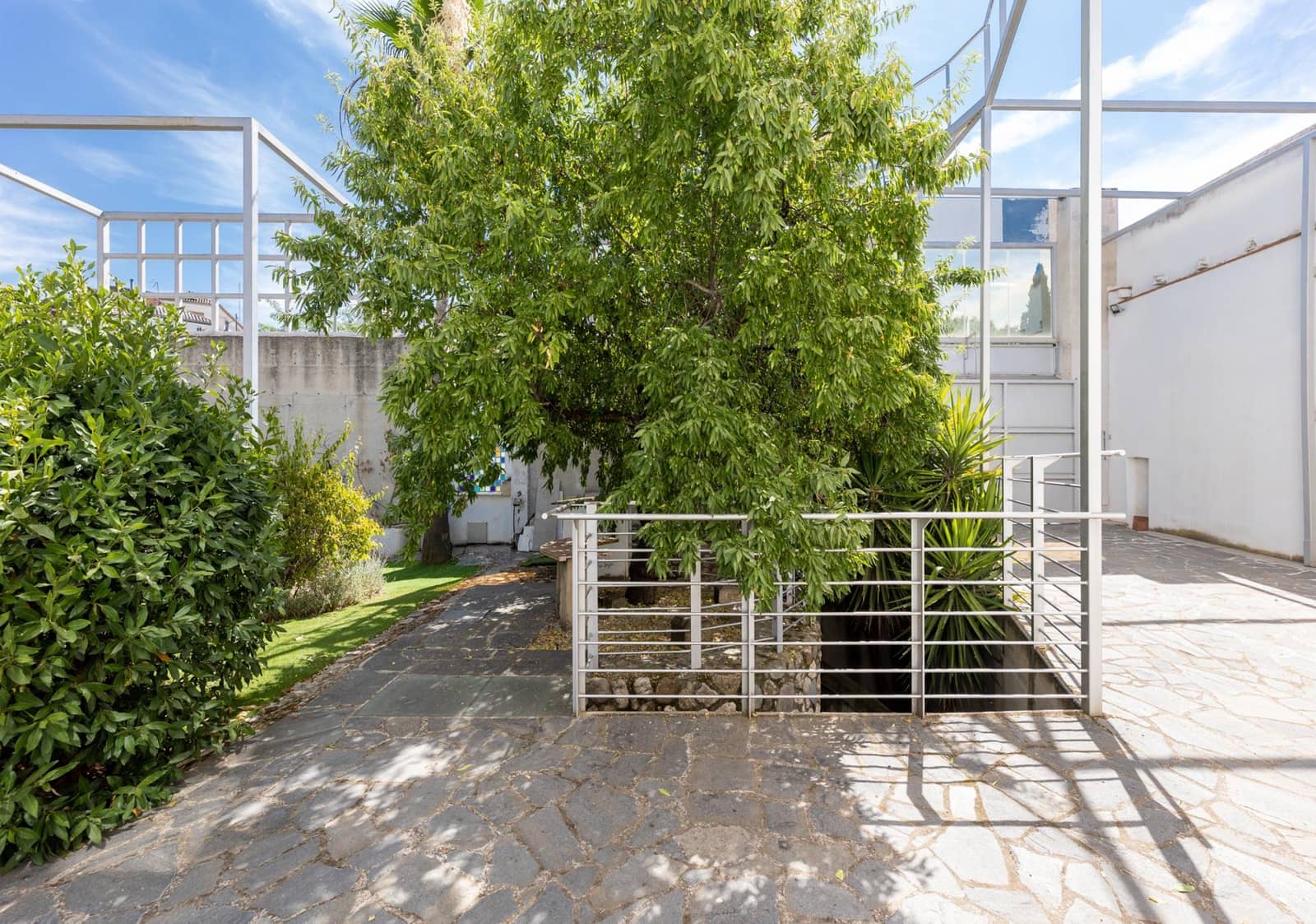 3 bedroom Villa for sale in Granada city with garage - € 470,000 (Ref: 10022740)