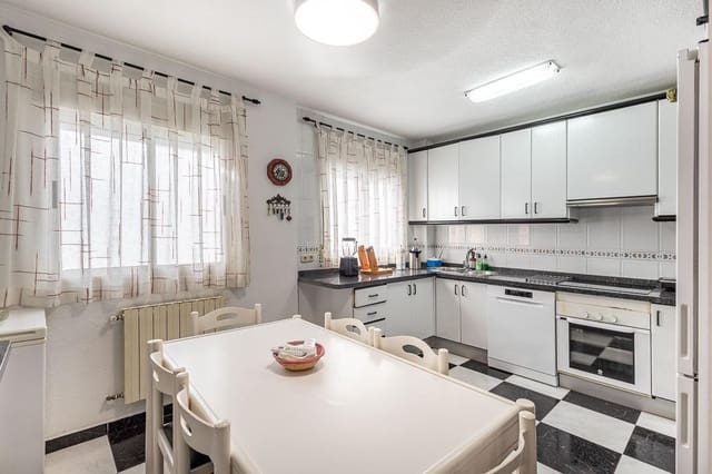 4 chambre Appartement à vendre à Grenade ville avec garage - 360 000 € (Ref: 10022741)