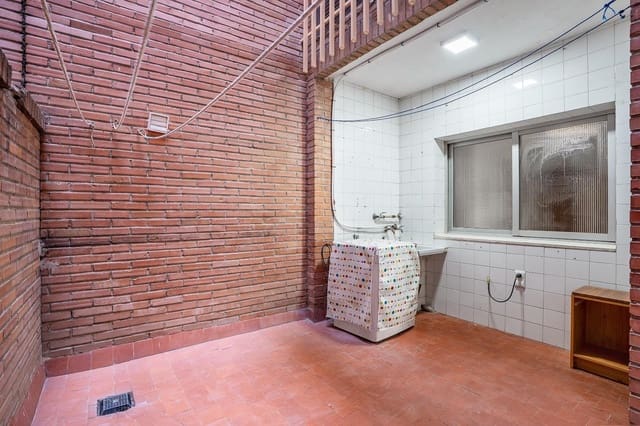 6 slaapkamer Flat te koop in Granada stad - € 320.000 (Ref: 10022743)