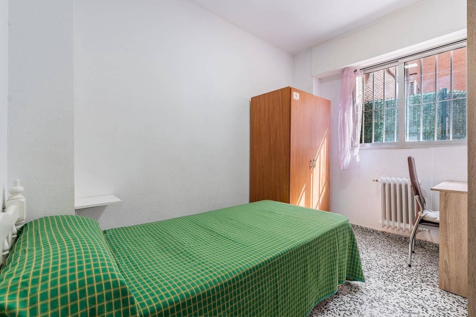 6 slaapkamer Flat te koop in Granada stad - € 320.000 (Ref: 10022743)