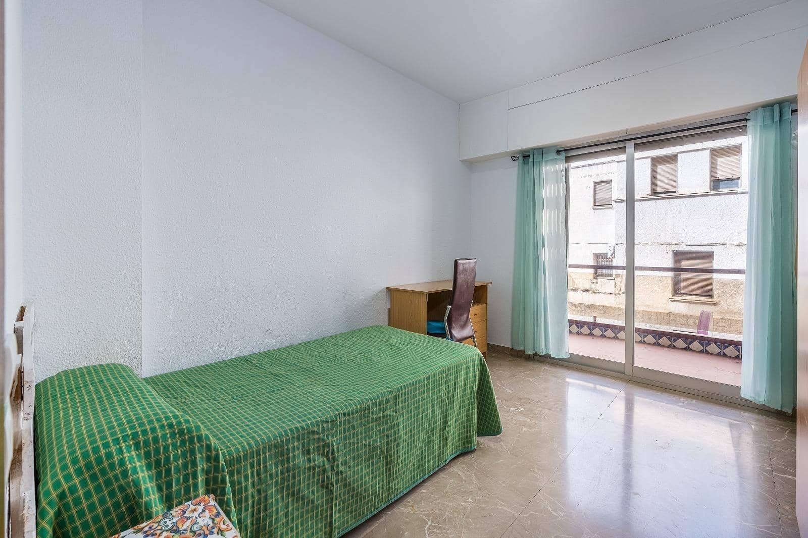 6 slaapkamer Flat te koop in Granada stad - € 320.000 (Ref: 10022743)