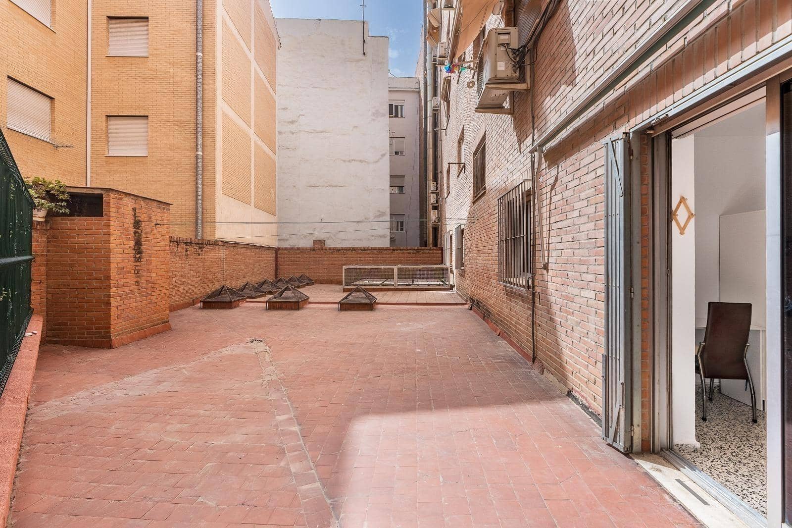 6 slaapkamer Flat te koop in Granada stad - € 320.000 (Ref: 10022743)