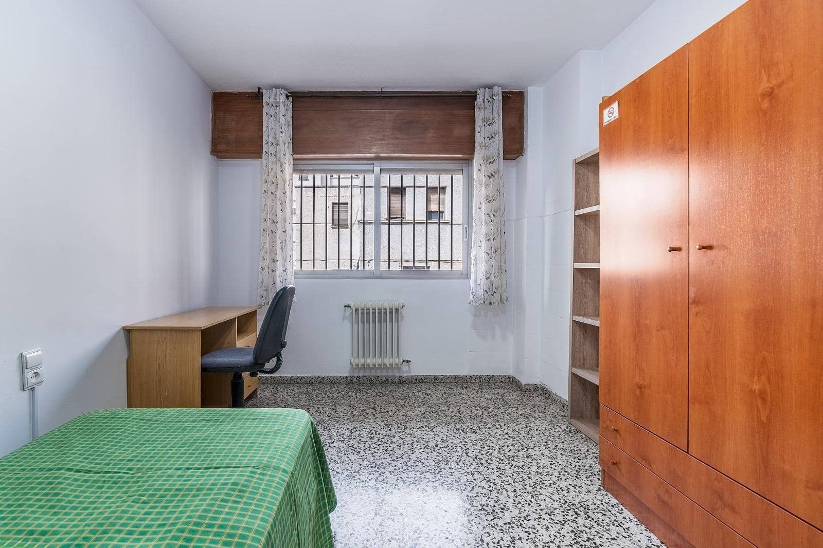 6 slaapkamer Flat te koop in Granada stad - € 320.000 (Ref: 10022743)