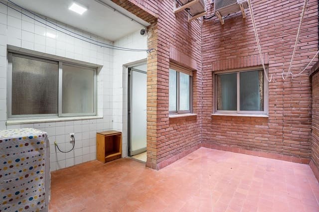 6 slaapkamer Flat te koop in Granada stad - € 320.000 (Ref: 10022743)