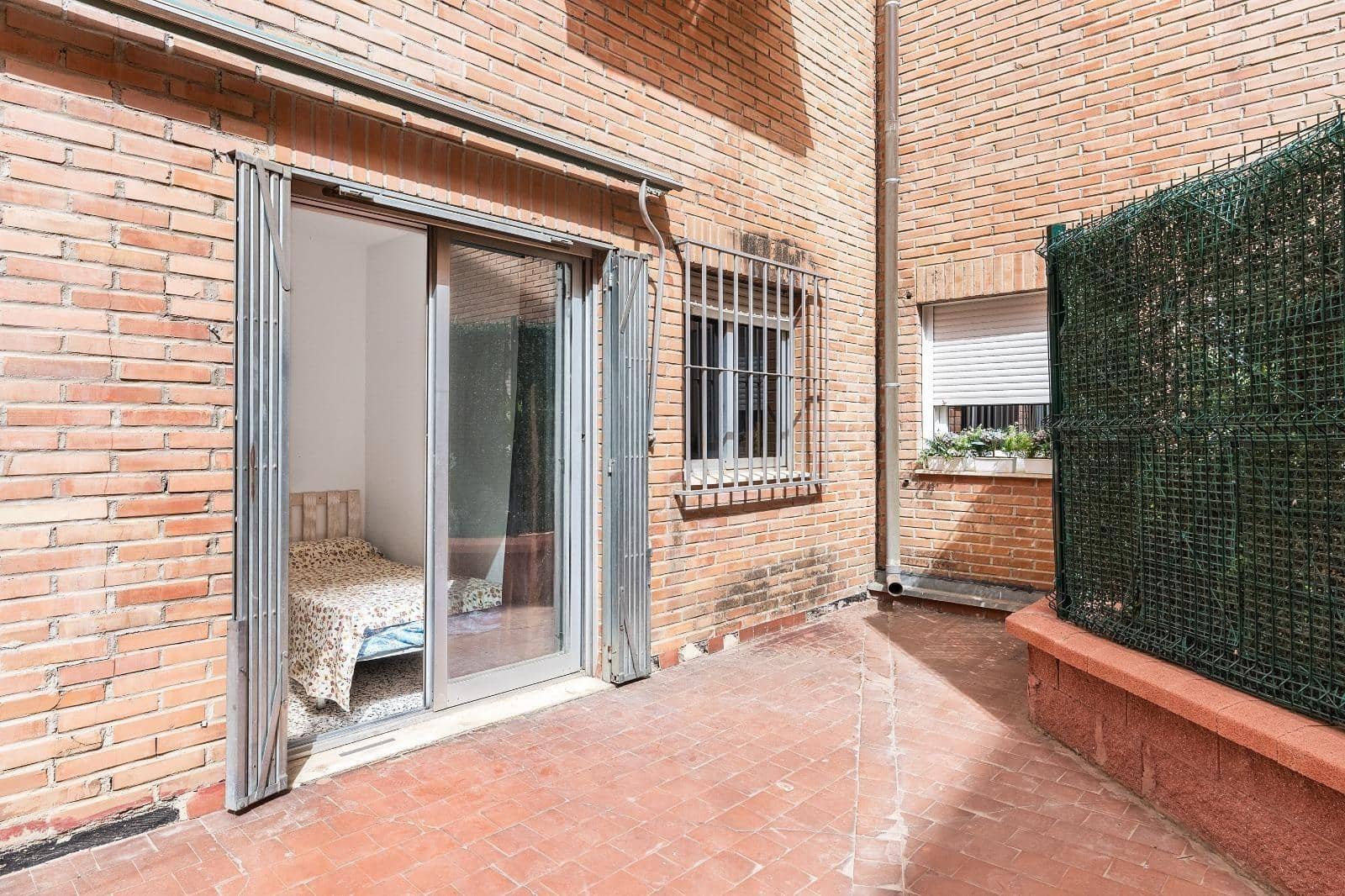 6 slaapkamer Flat te koop in Granada stad - € 320.000 (Ref: 10022743)