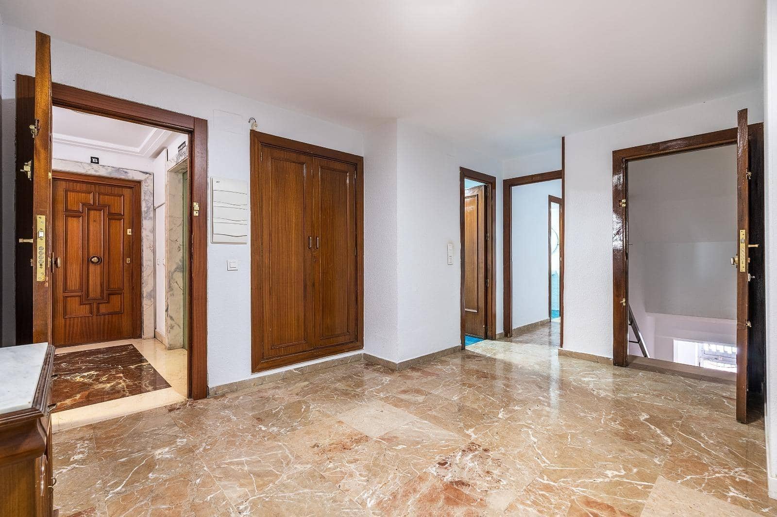 6 slaapkamer Flat te koop in Granada stad - € 320.000 (Ref: 10022743)