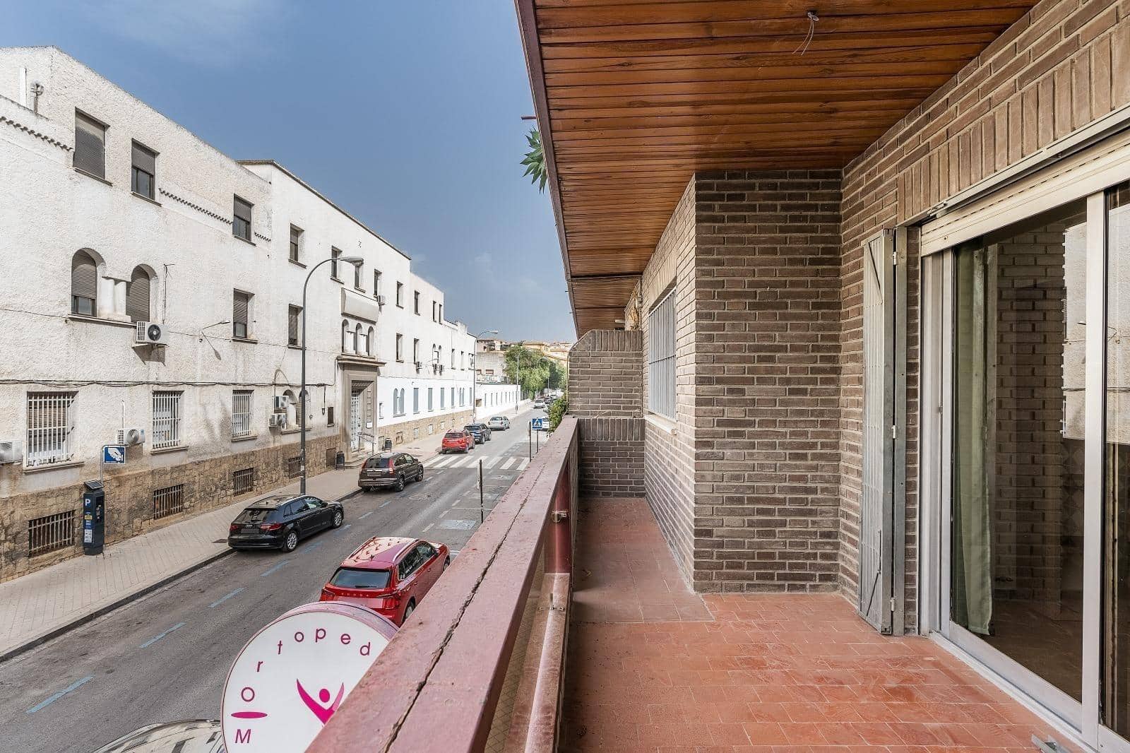 6 slaapkamer Flat te koop in Granada stad - € 320.000 (Ref: 10022743)